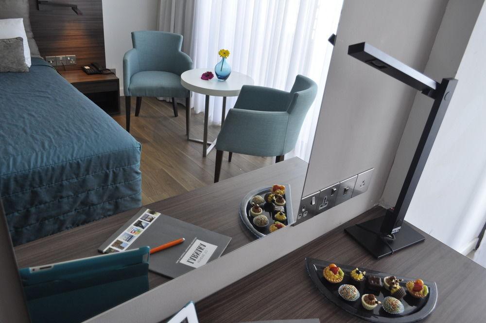 Sun Hall Hotel ลาร์นาคา ภายนอก รูปภาพ