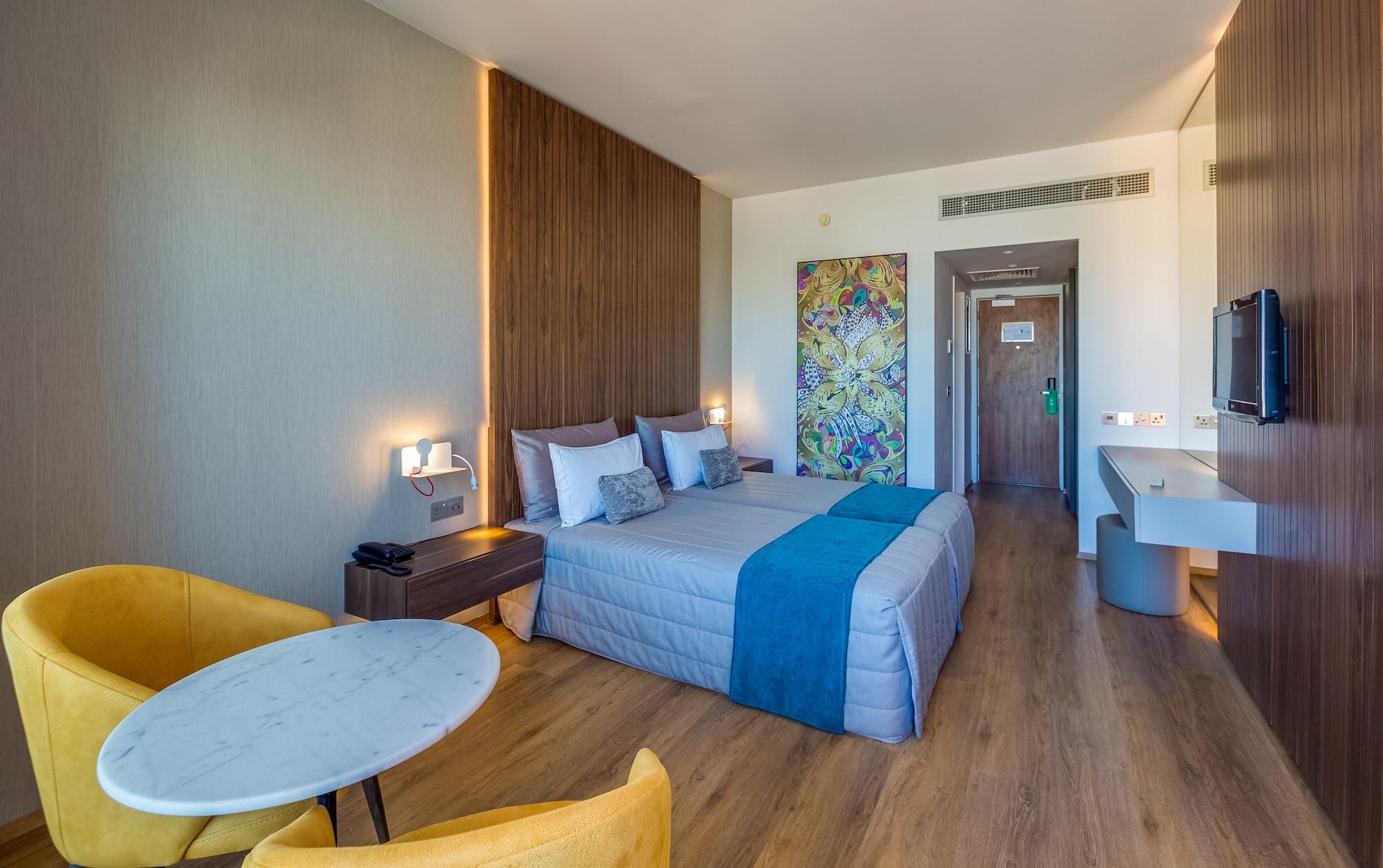 Sun Hall Hotel ลาร์นาคา ภายนอก รูปภาพ