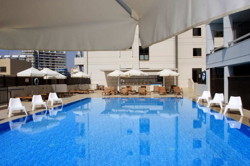 Sun Hall Hotel ลาร์นาคา ภายนอก รูปภาพ