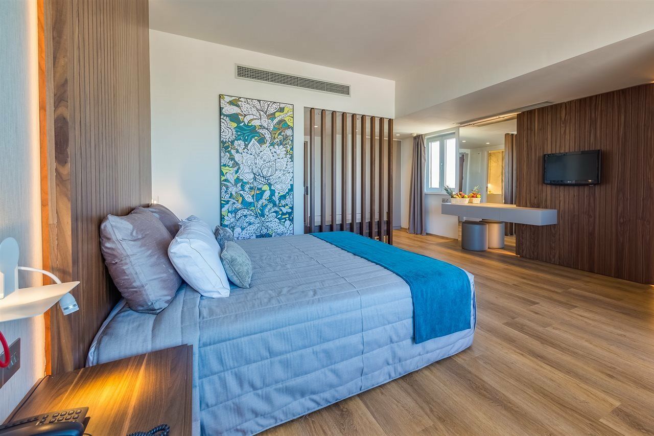 Sun Hall Hotel ลาร์นาคา ภายนอก รูปภาพ